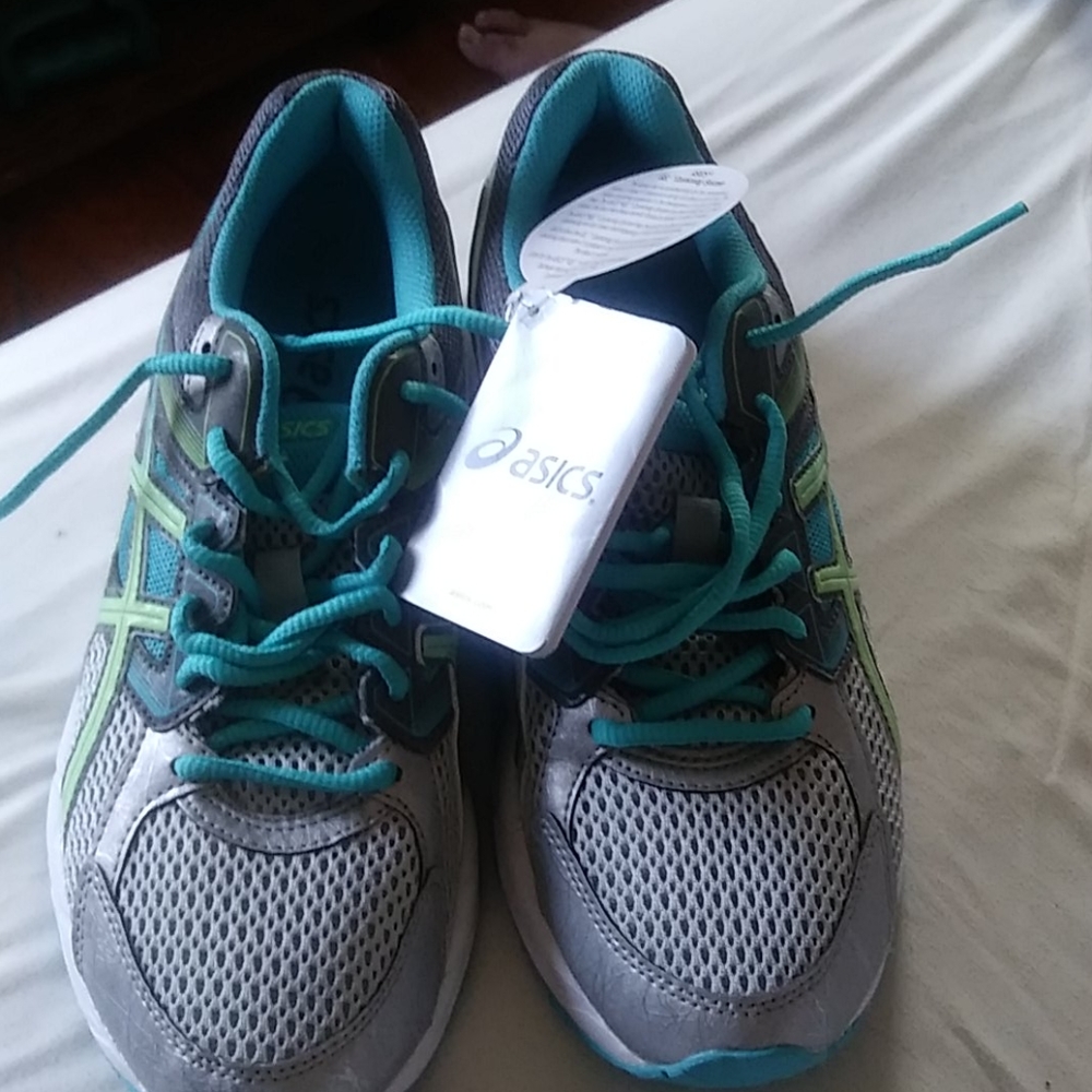 Womans Asics Gel running sneakers 8.5